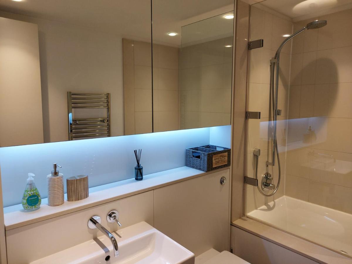 Quartermile Luxury Landing Apartment Edinburgh Bagian luar foto